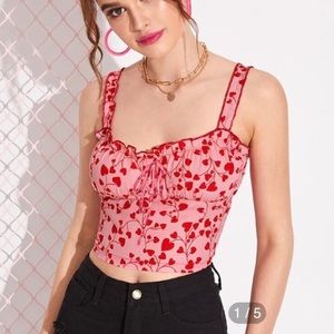 SHEIN Heart Print Lettuce-edge crop top